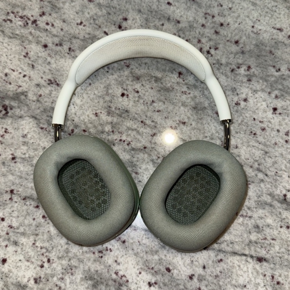 AirPod Max - Picture 3 of 11